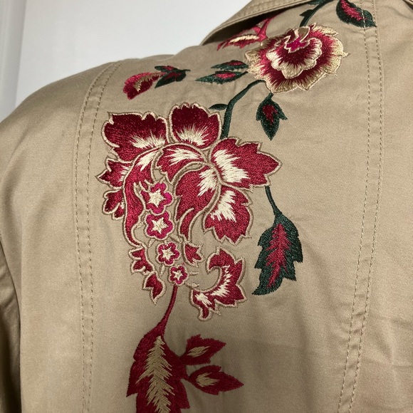 White House Black Market Tan Trench Coat with Red Embroidery size M - Picture 4 of 6